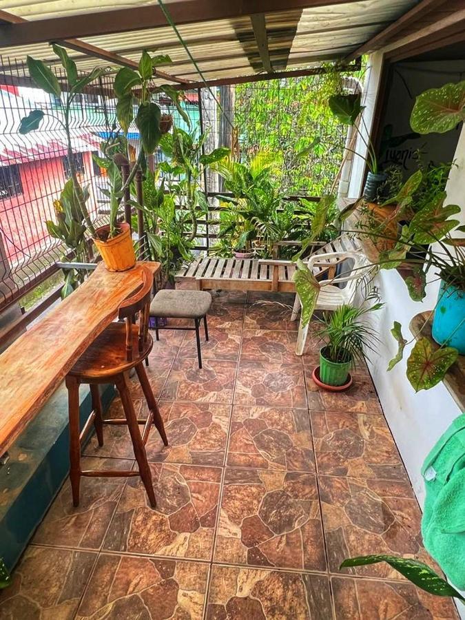 Bato'S Hostel Quepos Kültér fotó